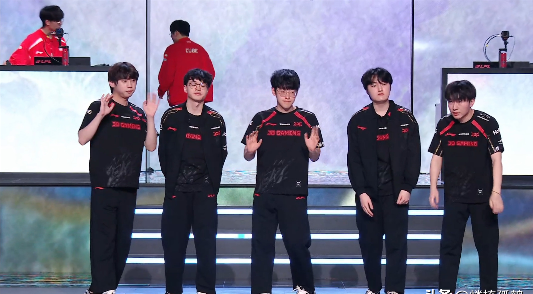 开云体育平台APP-JDG横扫V5，Meiko线上压制力十足鏖战多局四强赛，留下经典瞬间