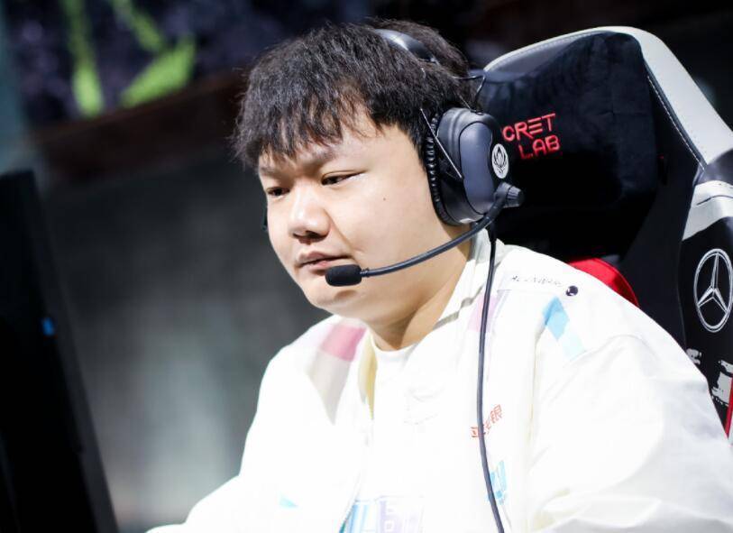 开云体育官网-C9力克PSG，Hanssama线上压制力十足顶尖较量八强赛，留下经典瞬间