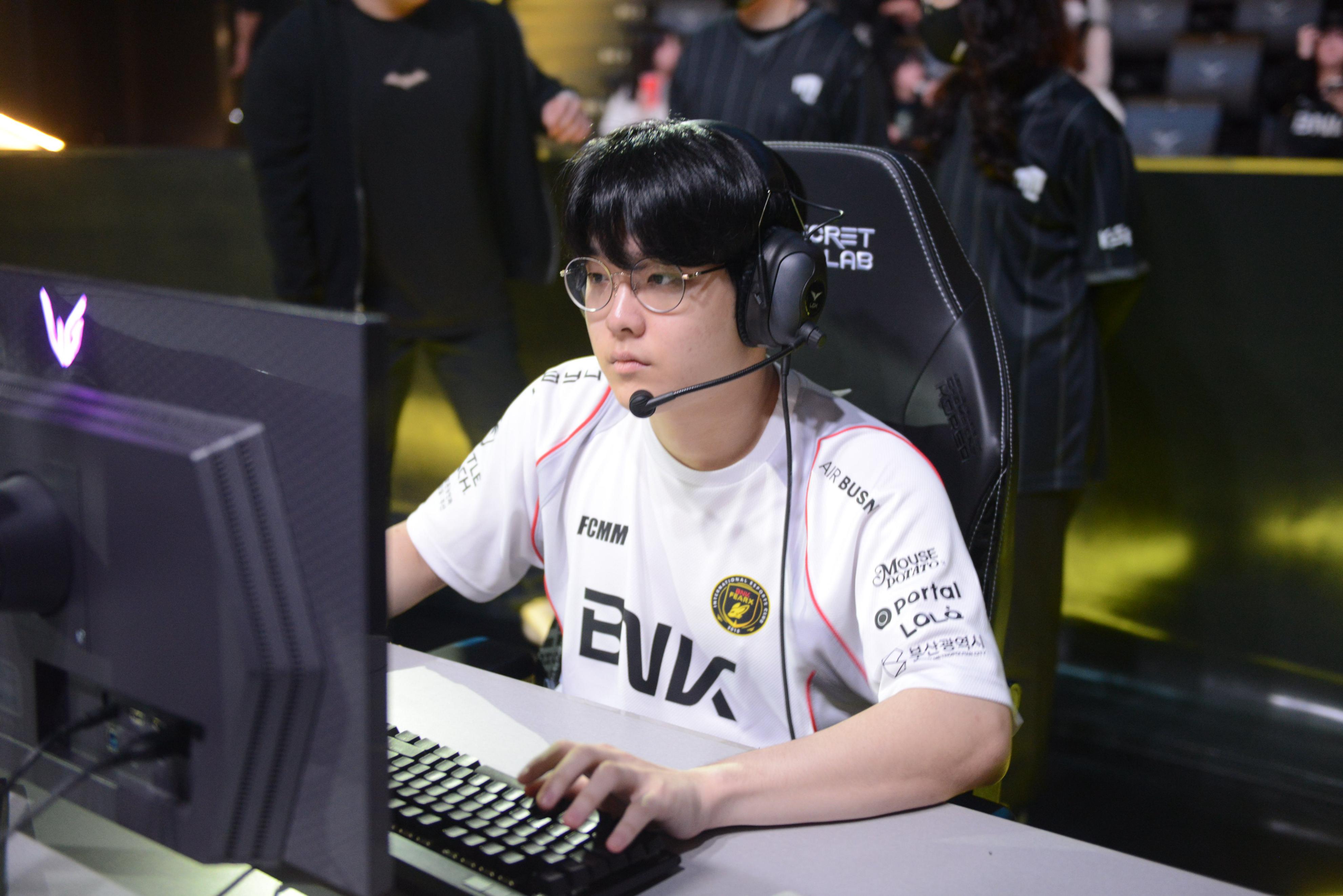 EDG碾压100T,ShowMaker线上压制力十足宿敌对决全球总决赛,锁定晋级资格的简单介绍 EDG碾压100T,ShowMaker线上压制力十足宿敌对决全球总决赛,锁定晋级资格的简单介绍