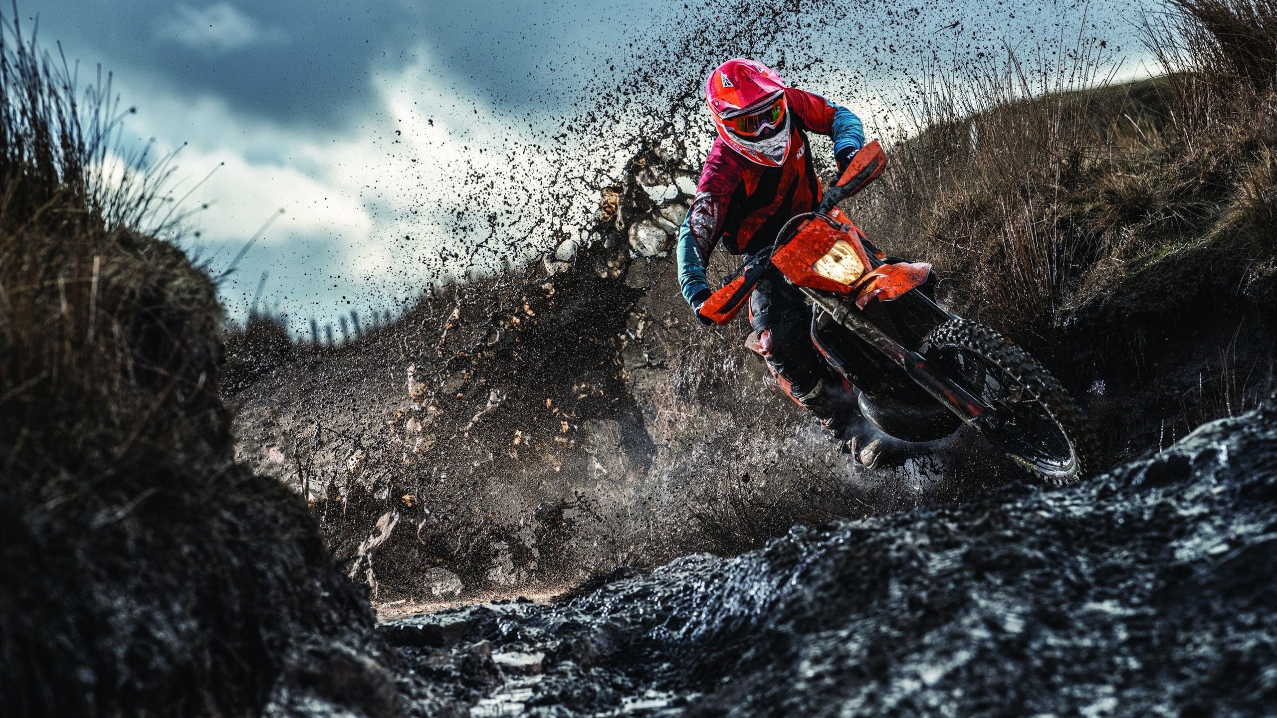 破冰之战，暴雨中的粤港澳德比，深圳如何撕裂三十年枷锁