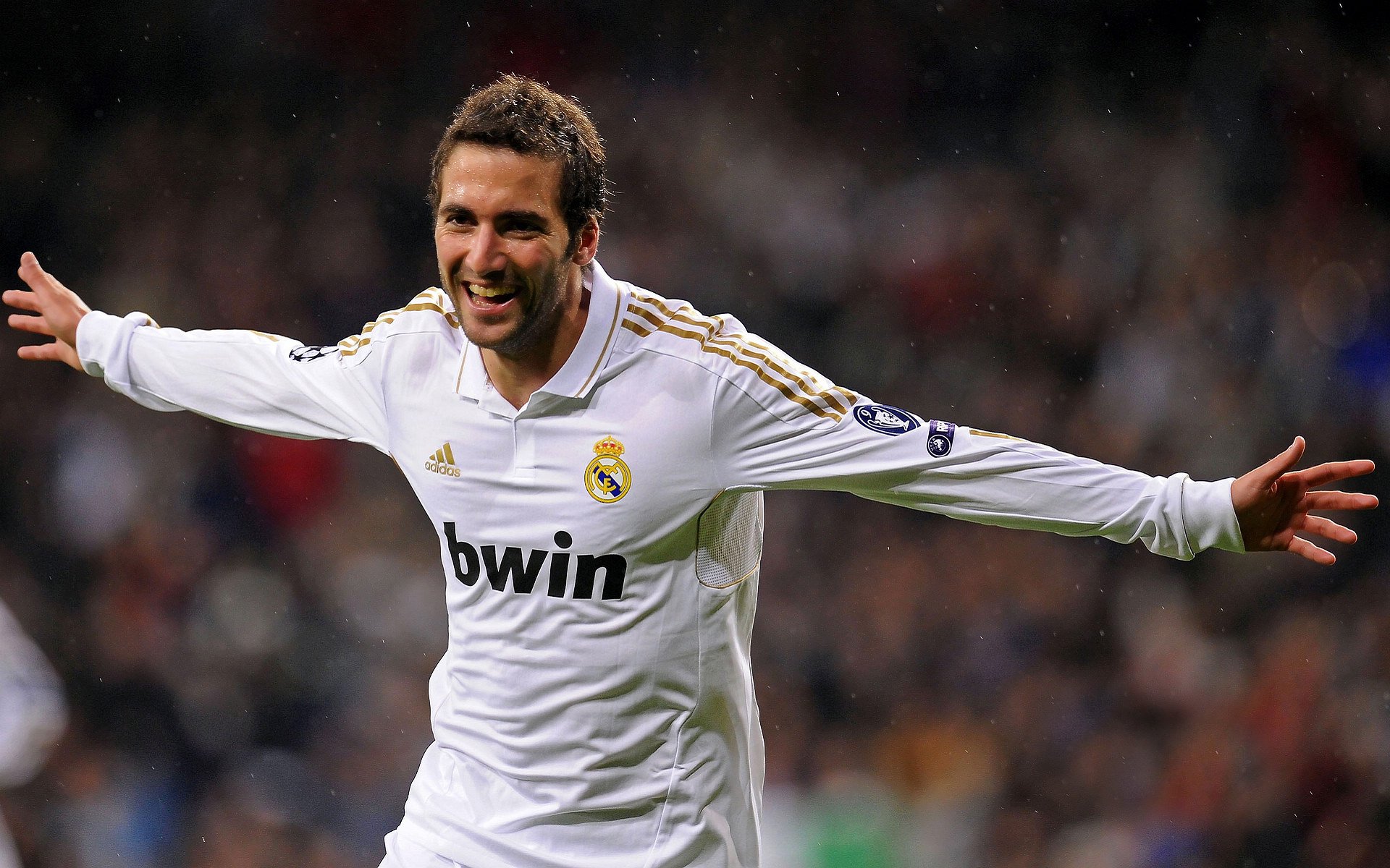 开云体育入口-统治级表现！拜仁全面压制展现欧洲豪强底蕴，德里赫特东决关键战攻防两端接管比赛